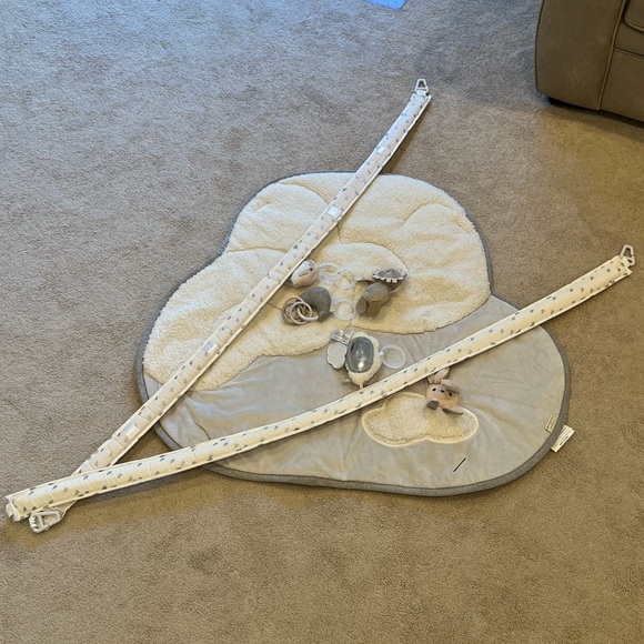 Pottery Barn x pbk Dreamy Skies Activity Gym - Picture 3 of 3